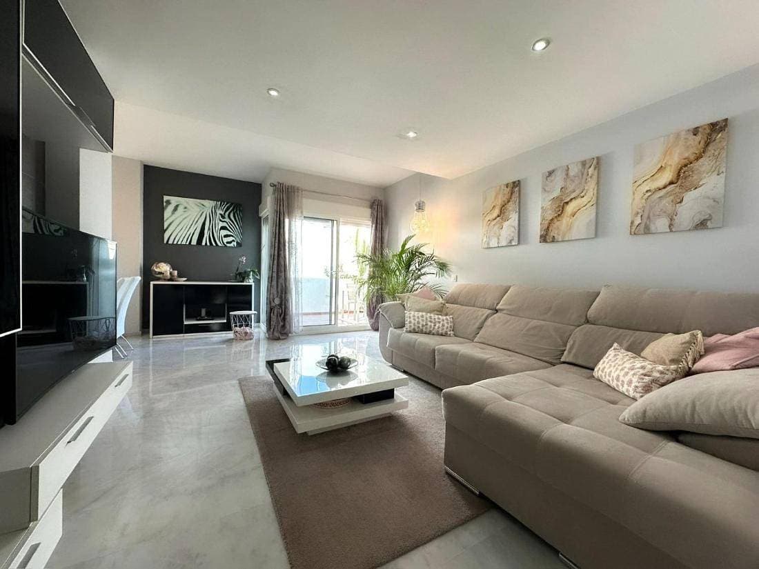 Foto 4 von 49: Geräumiges Apartment in Estepona mit Pool- und Golfblick