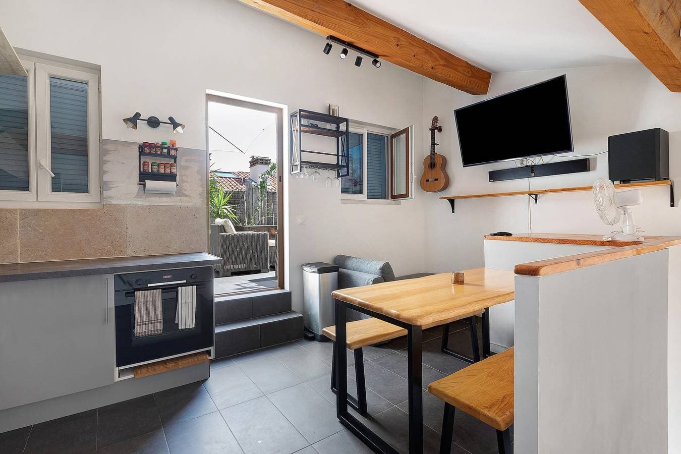 Foto 4 von 23: Ferienwohnung 'Appartement Terrasse Sur Le Port' mit privater Terrasse, Balkon und Wi-Fi