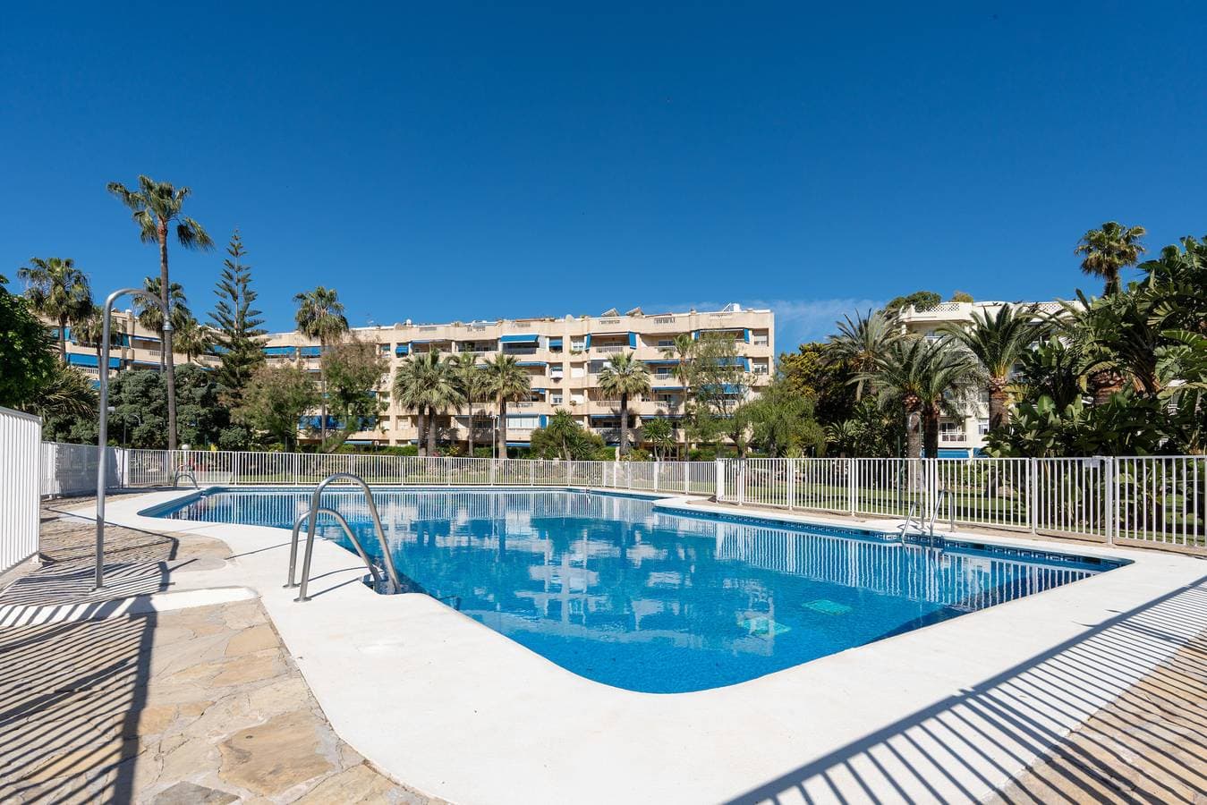 Costa Lago Garden - Los Alamos Beach Apartment 1