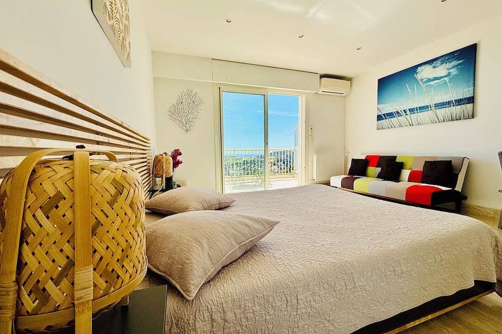 Foto 2 von 20: Studio mit Balkon und Parkplatz, atemberaubender Blick auf Cap-Ferrat und das Meer!
