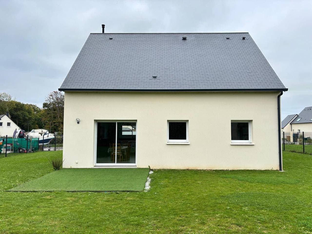 Foto 10 von 54: Three-Bedroom House