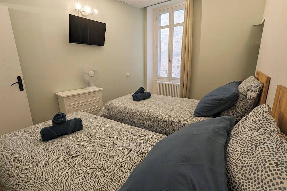Foto 3 von 26: 2 Bedroom Apartment in Blaye