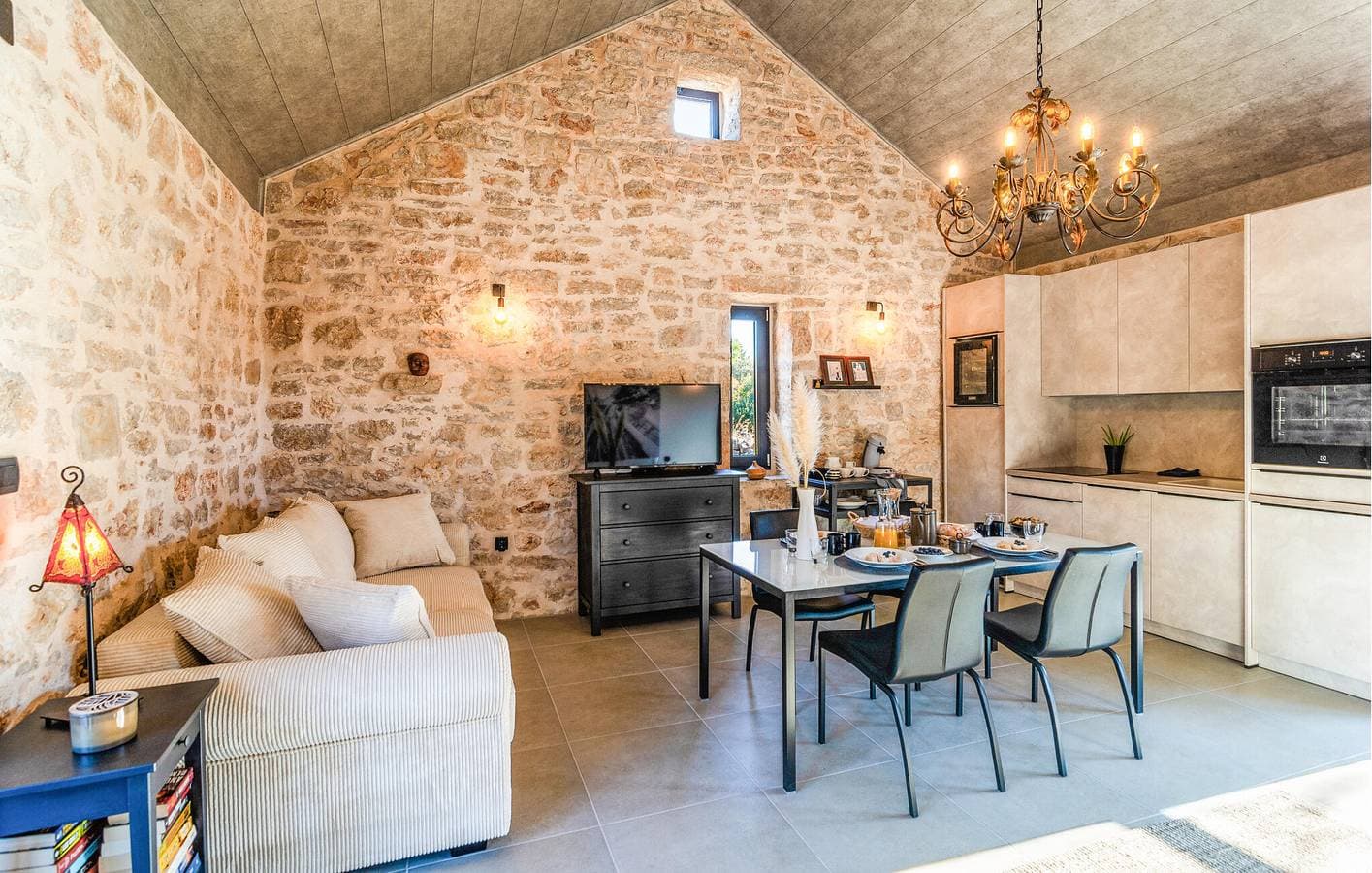 Foto 5 von 24: Gemütliche 2-Zimmer-Wohnung mit Pool, in der Nähe von Gdinj und der Küste
