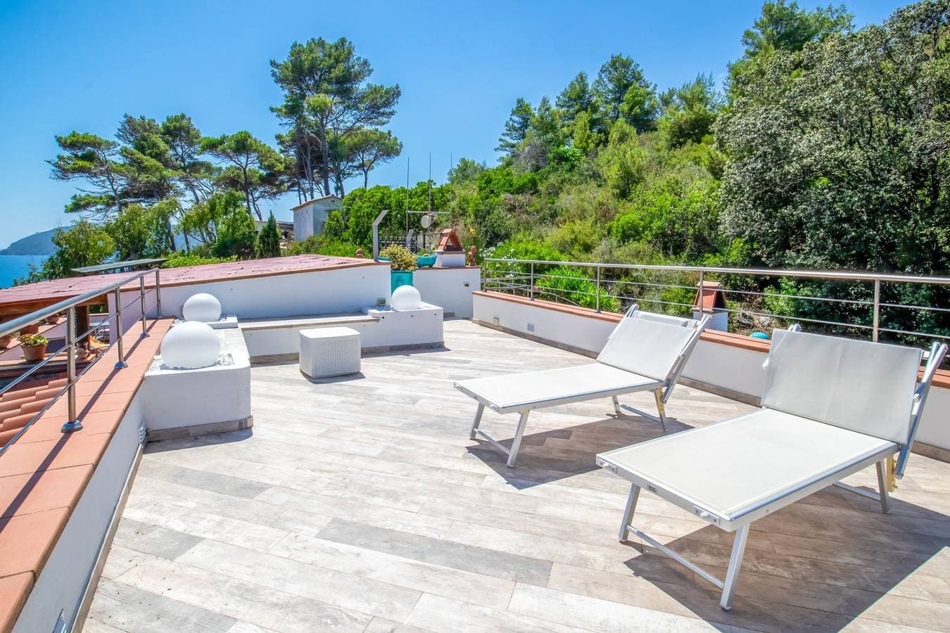 Foto 4 von 67: Villa für 8 Personen mit Terrasse