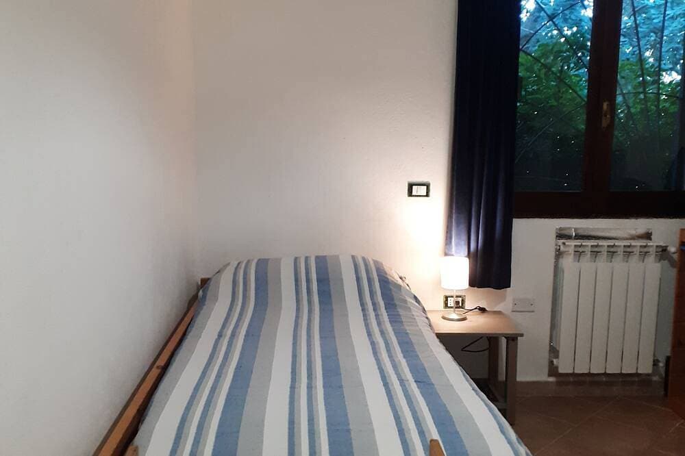 Foto 5 von 30: Ferienhaus mit großen Gärten und Pool in der Mitte der Natur, 4 km vom Strand
