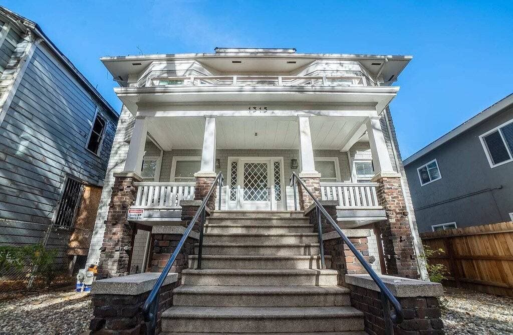 Heart of SacTown: Hip Midtown Retreat 1