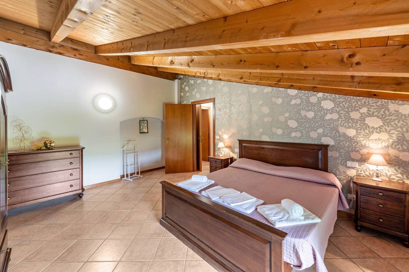 Foto 6 von 30: Ferienwohnung "Agriturismo Colombare Teboi Trilo" mit Bergblick, Gemeinschaftspool und WLAN