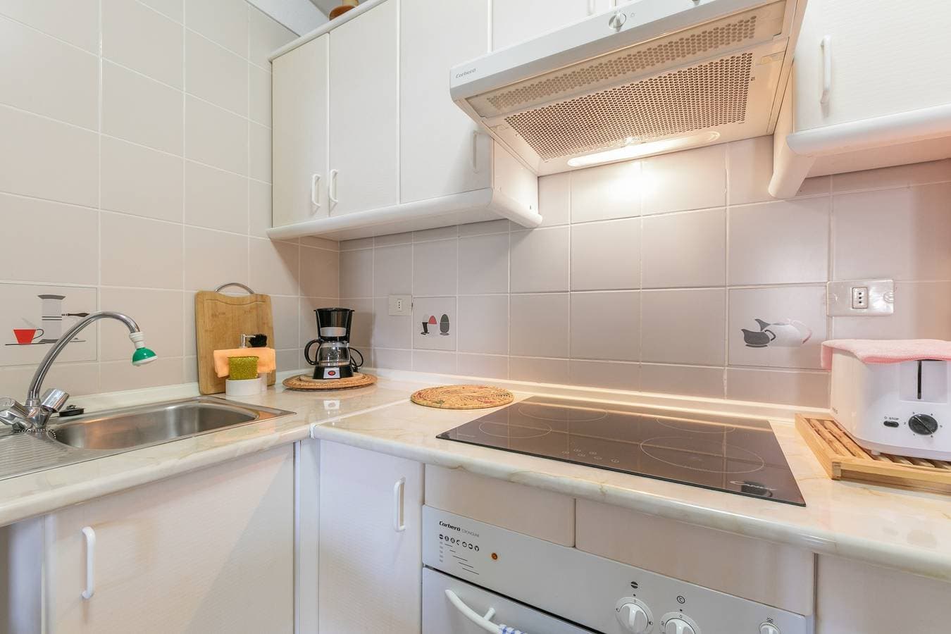 Foto 9 von 31: Ferienwohnung 'Atlantic View' mit Meerblick, Gemeinschaftspool und WLAN