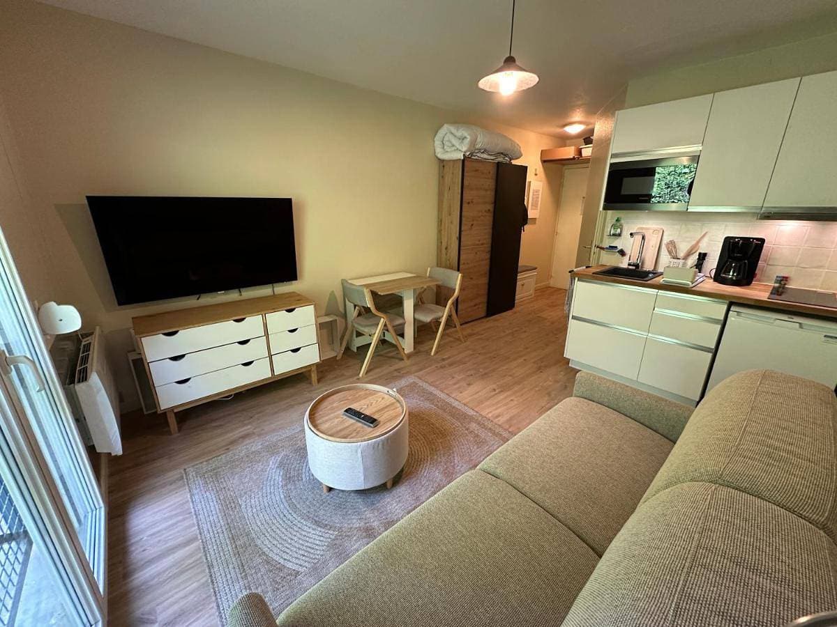 Rouen, studio, lumineux avec parking souterrain, Ménage et linge inclus 1