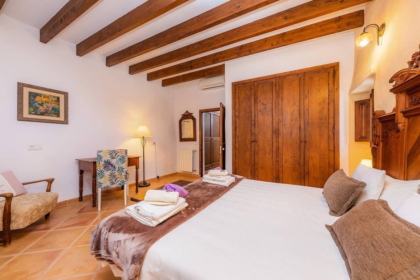 Foto 12 von 30: Agroturismo „Es Rafalet – Casa Amitger“ mit Landblick, Pool, WLAN, Klimaanlage & Garten