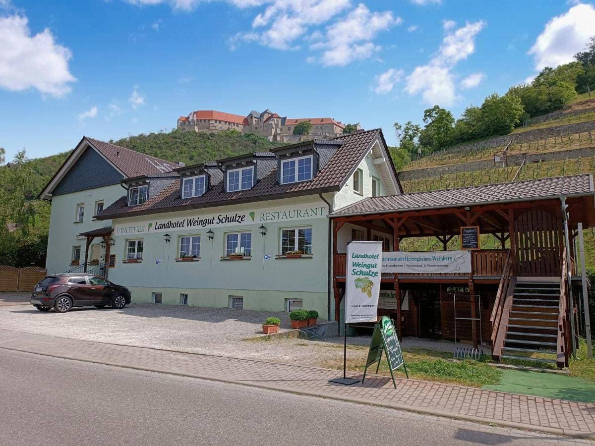 Landhotel Weingut Schulze 1
