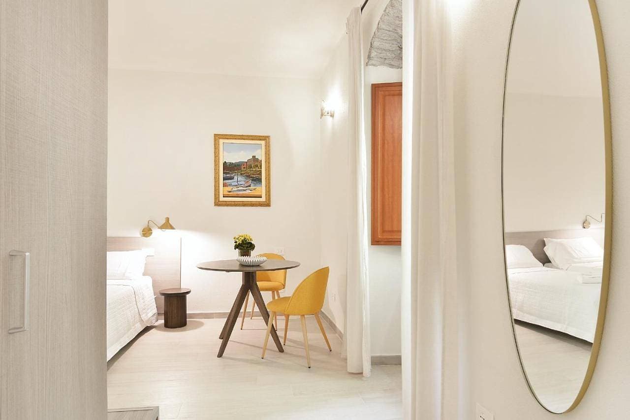 Foto 4 von 13: Double Room with Private Bathroom
