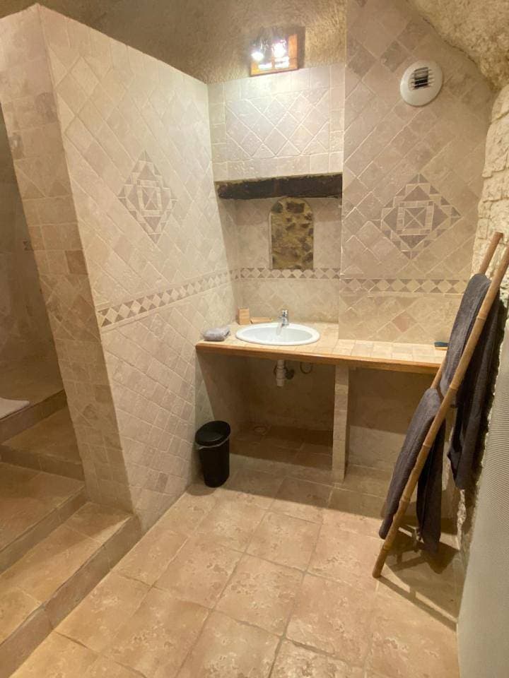 Foto 13 von 17: Double Room with Private Bathroom