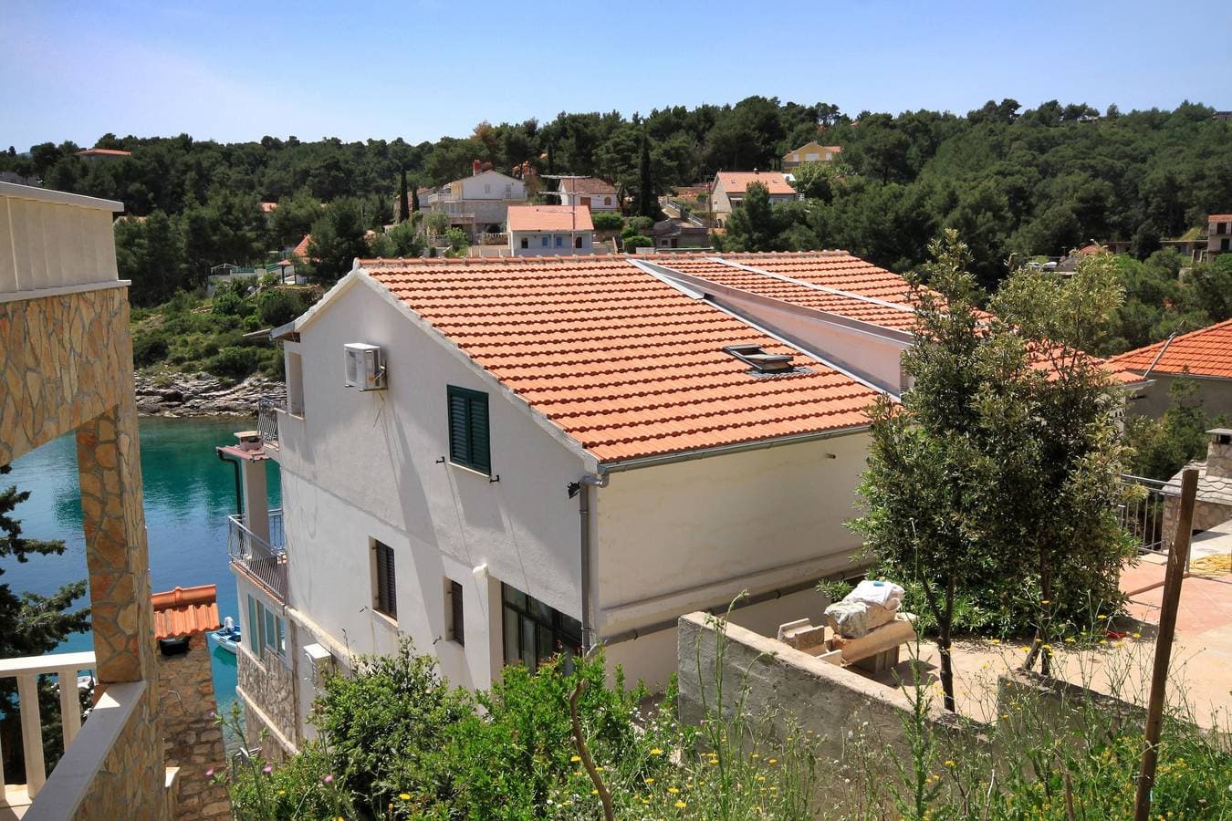 Foto 5 von 19: 2-Zimmer-Ferienwohnung am Strand Basina, Hvar A-4599-f