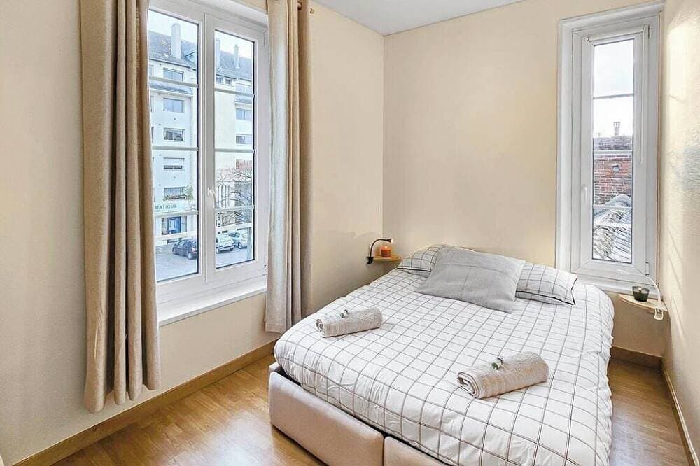 Foto 2 von 10: A Cozy, Bright Space, Between the Train Station and Downtown, with a Separate Entrance