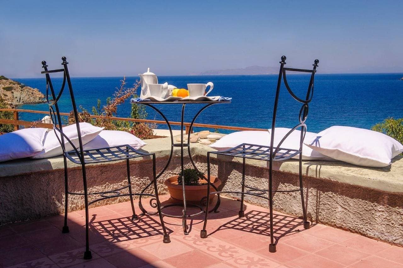 Foto 2 von 58: Schöne Villa mit Pool direkt am Meer, Wifi, 8 Pers. | Syros, Kykladen