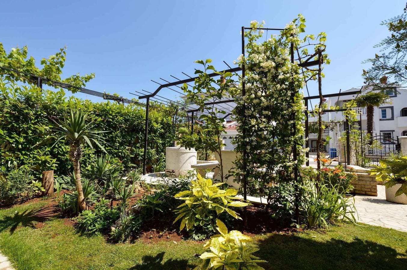 Foto 8 von 24: Ferienwohnung mit Klimaanlage und Balkon