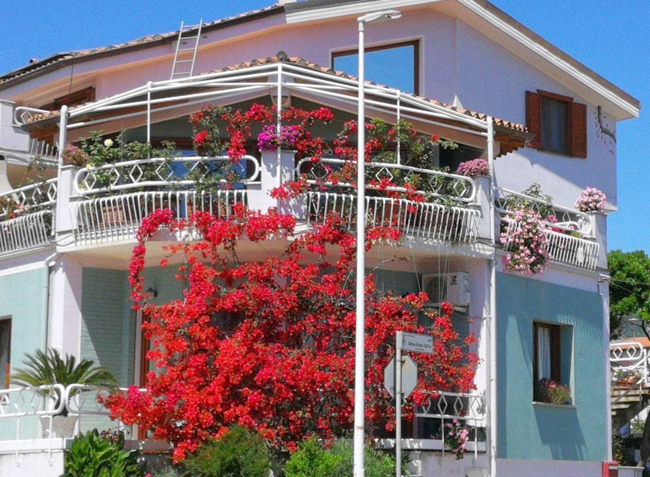 Il giardino all'angolo 1
