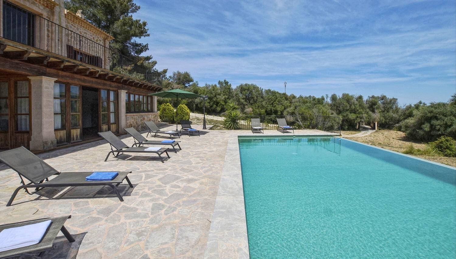 Foto 9 von 31: Ferienhaus 'Horlandis' mit Bergblick, privatem Pool und WLAN
