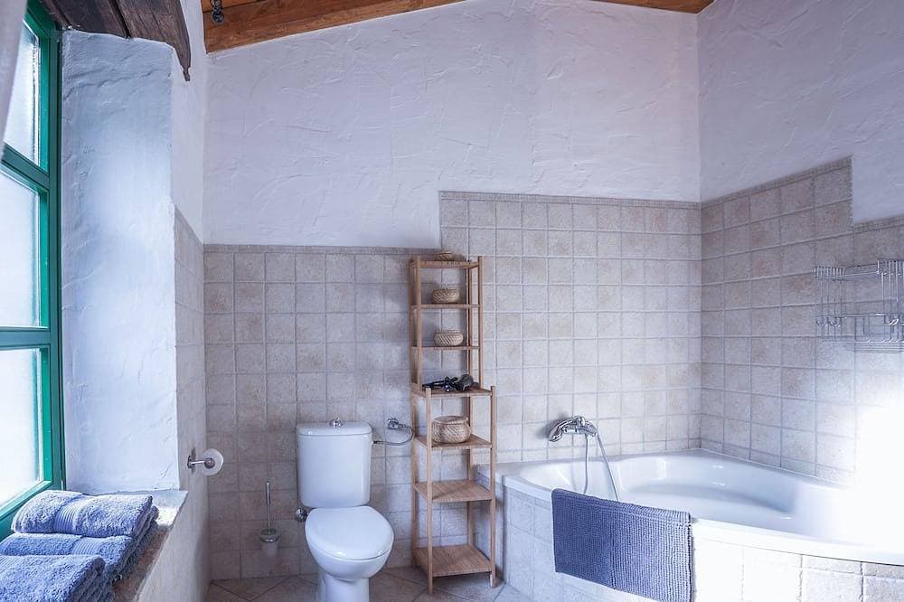 Foto 10 von 30: Geräumige Villa mit 10x5m Pool, Klimaanlage. Ländlicher Rückzugsort, atemberaubende Aussicht.