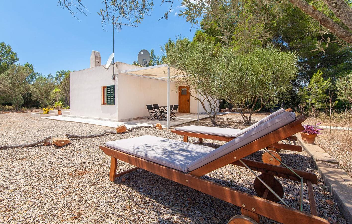 Foto 8 von 41: Moderne Ferienwohnung mit AC, Pool und Internet