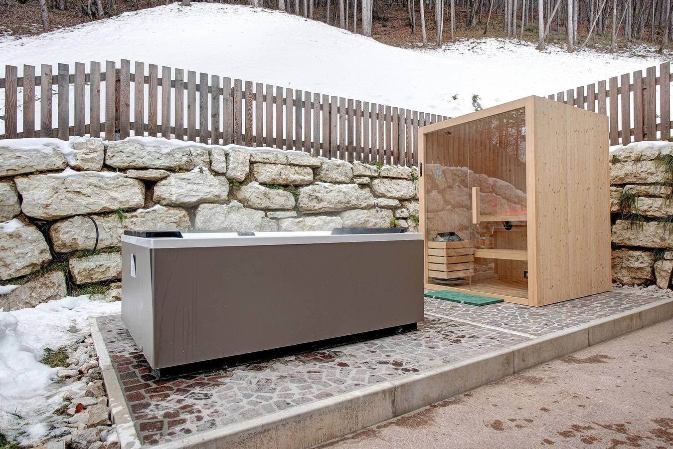 Foto 4 von 36: Ferienwohnung "Wellness Lodge Chicca" mit Seeblick, Sauna & WLAN