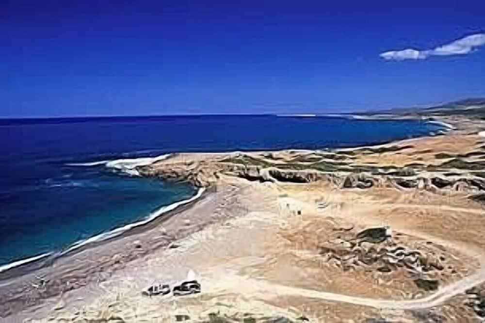 Foto 9 von 11: Amazing panoramic hillside/ocean views, large sunny terrace.