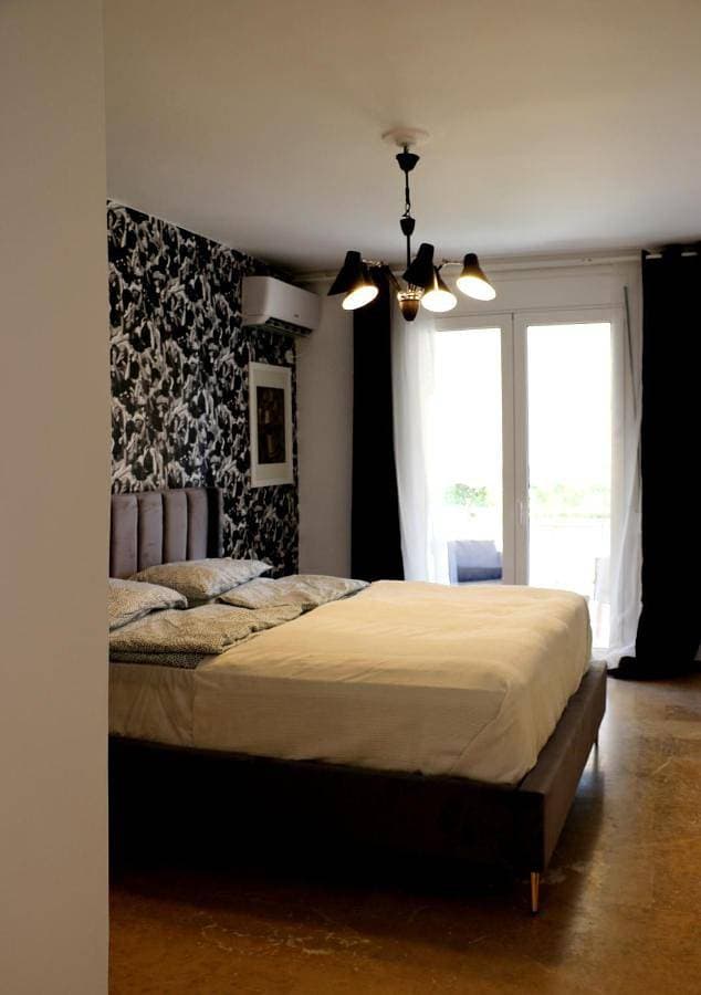 Luxurious studio apartment close to the beach and airport 1