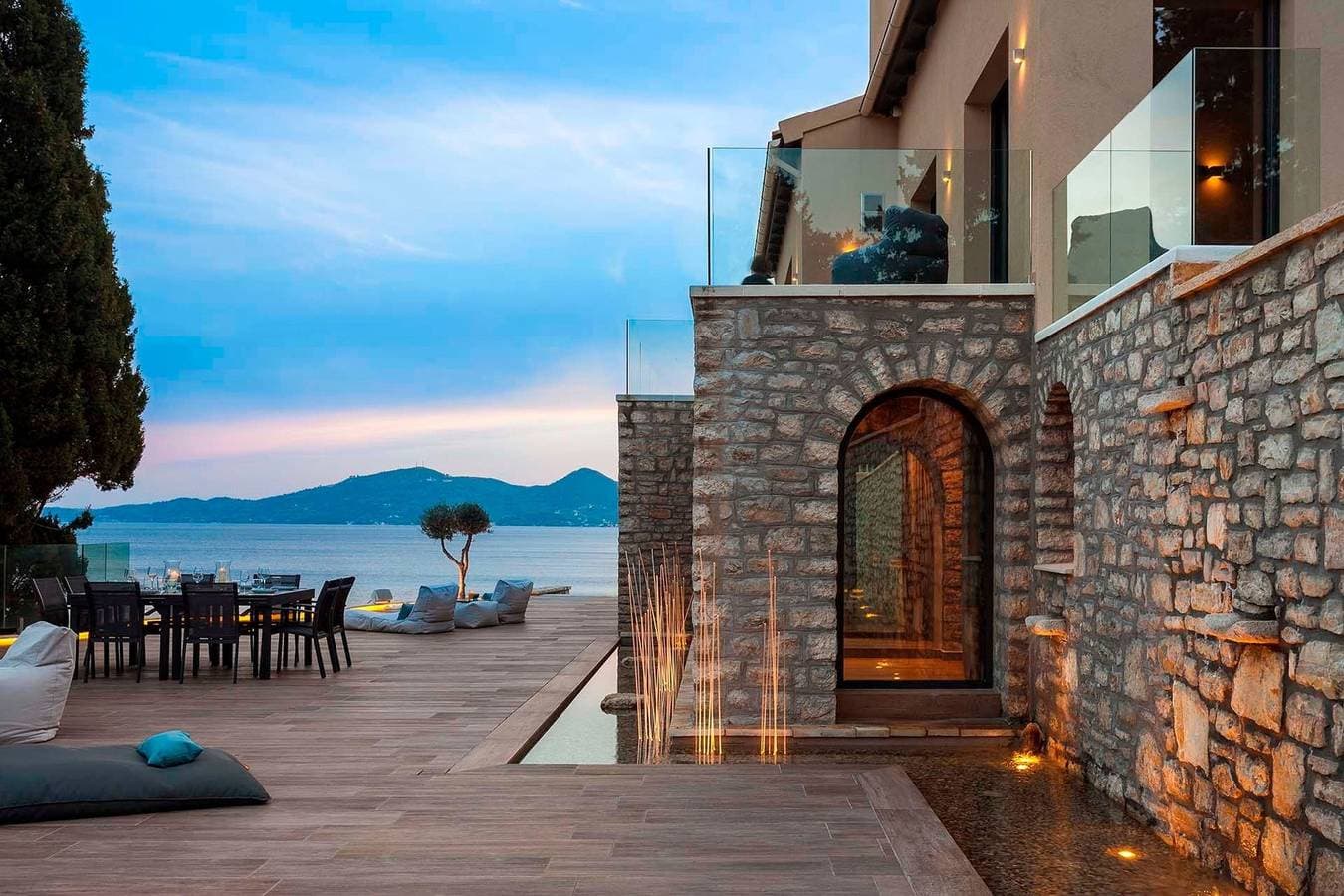 Foto 4 von 24: Stunning Seafront Corfu Residence | Villa Serene | Private Heated Pool