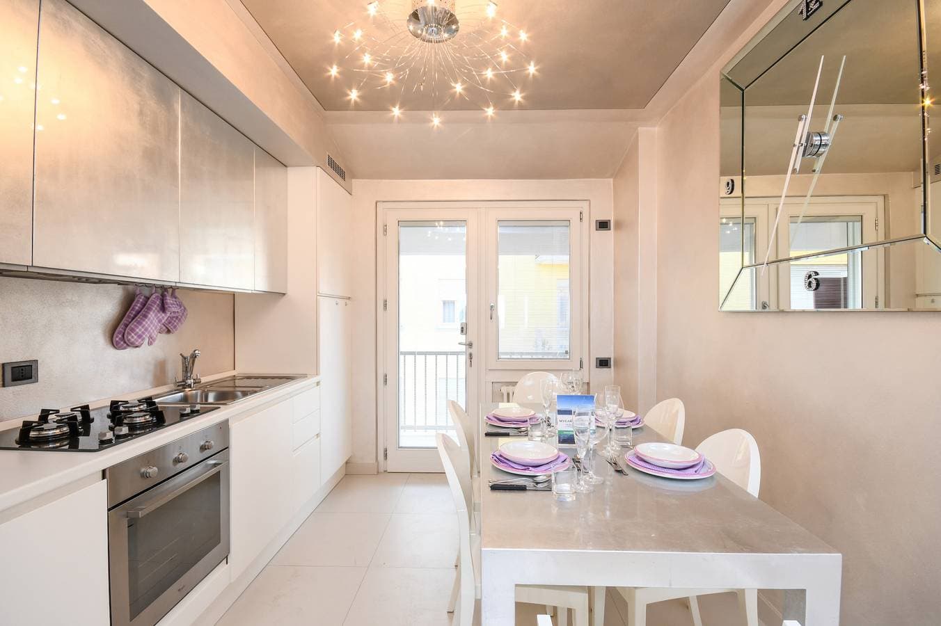Foto 7 von 27: Mgh Luxury - Lake View Penthouse Desenzano