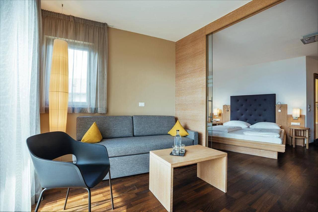 Foto 4 von 10: Double Room with Balcony