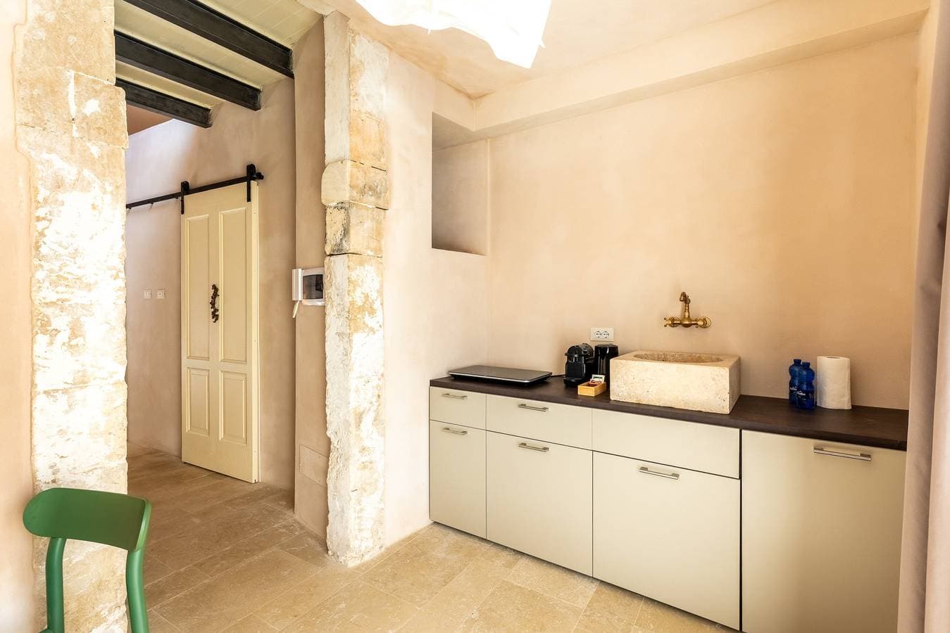 Foto 4 von 26: Charming Nest with Terrace