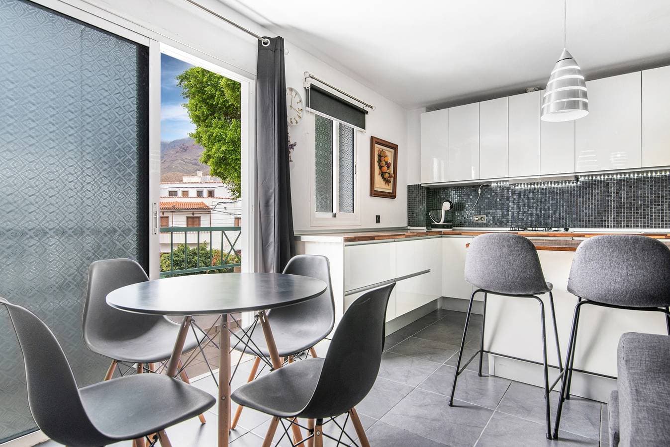 Foto 3 von 29: Ferienhaus 'Bright' mit Bergblick, Balkon und WLAN