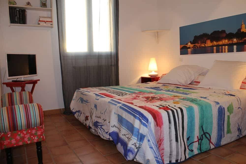 Foto 4 von 30: 8 km Villa Saint Rémy de Provence -10Km Avignon, Pool 16 von 5, Billard, Tisch pon