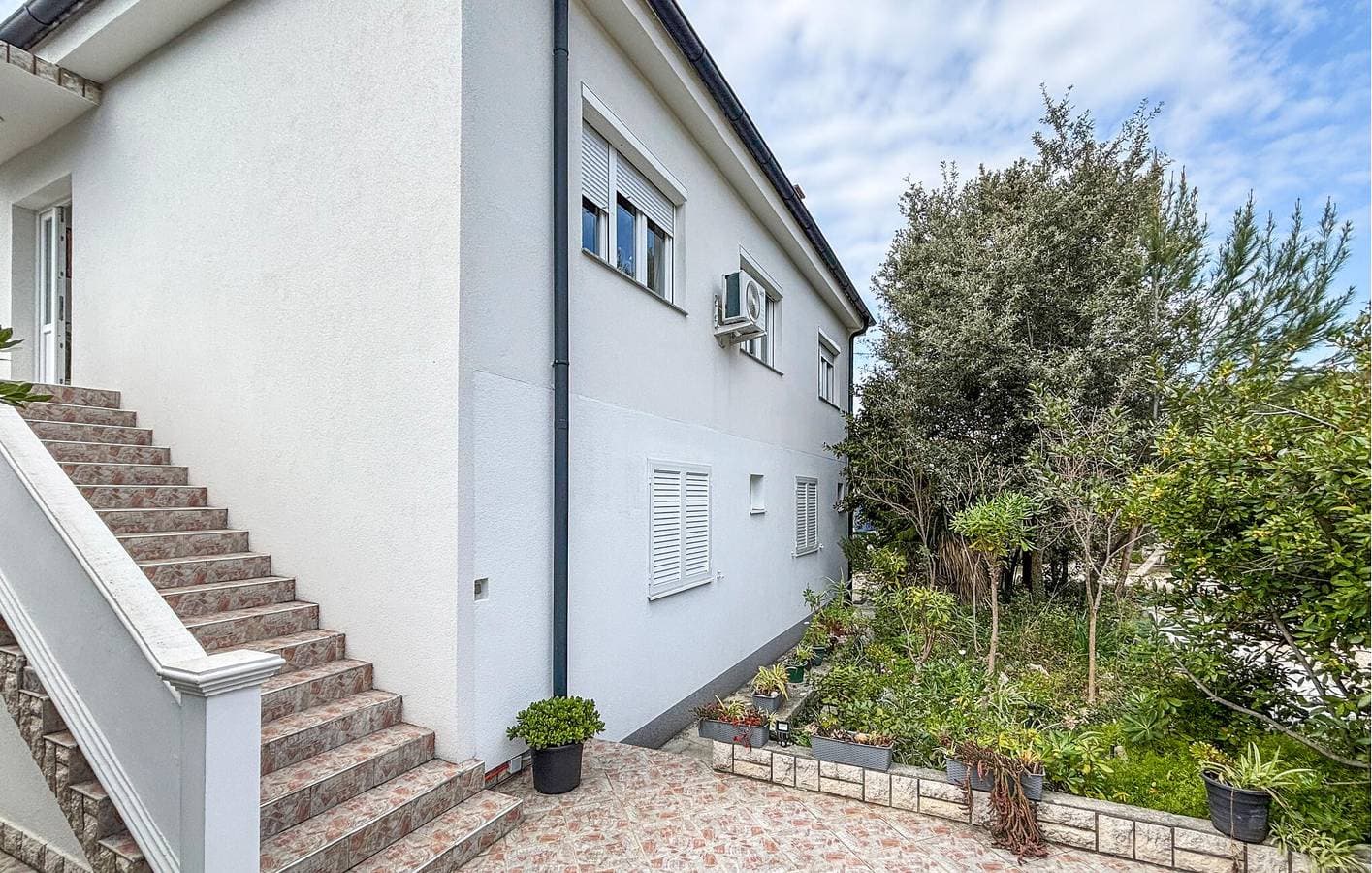 Charmantes Apartment mit Terrasse, WLAN und Parkplatz in der Nähe des FKK-Strandes von Kandarola 1