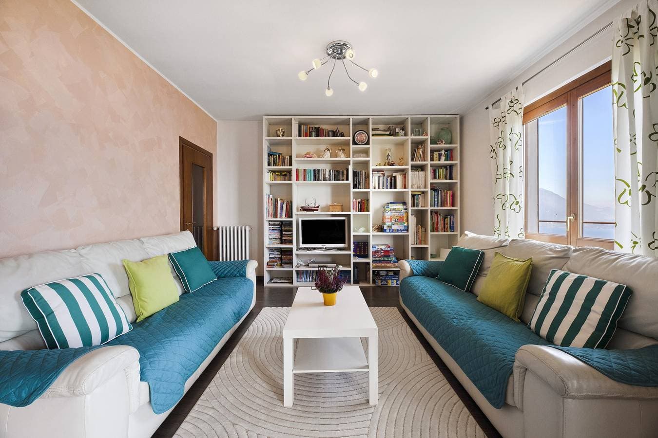 Foto 5 von 31: Ferienhaus 'Giuly' mit Seeblick, privater Terrasse und WLAN