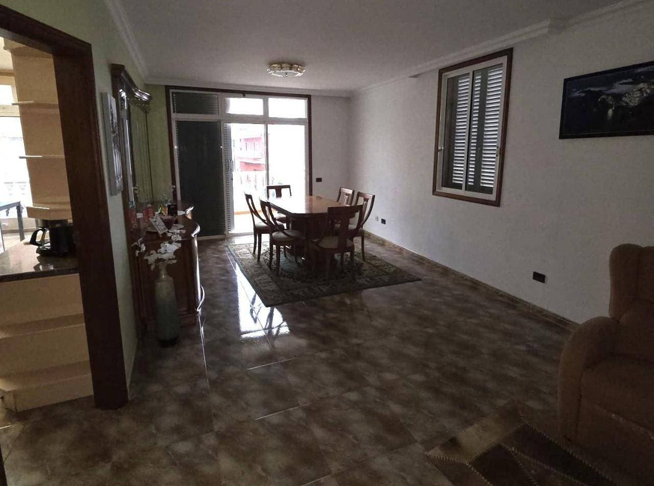 Foto 10 von 19: Three-Bedroom House