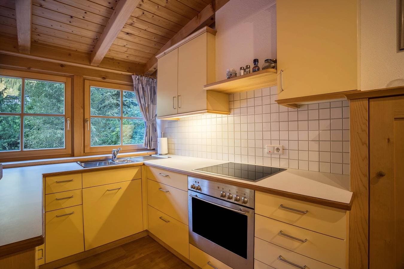 Foto 6 von 17: Ferienwohnung "Adult Only Wasserfall Tschorn" mit Bergblick, Balkon und WLAN