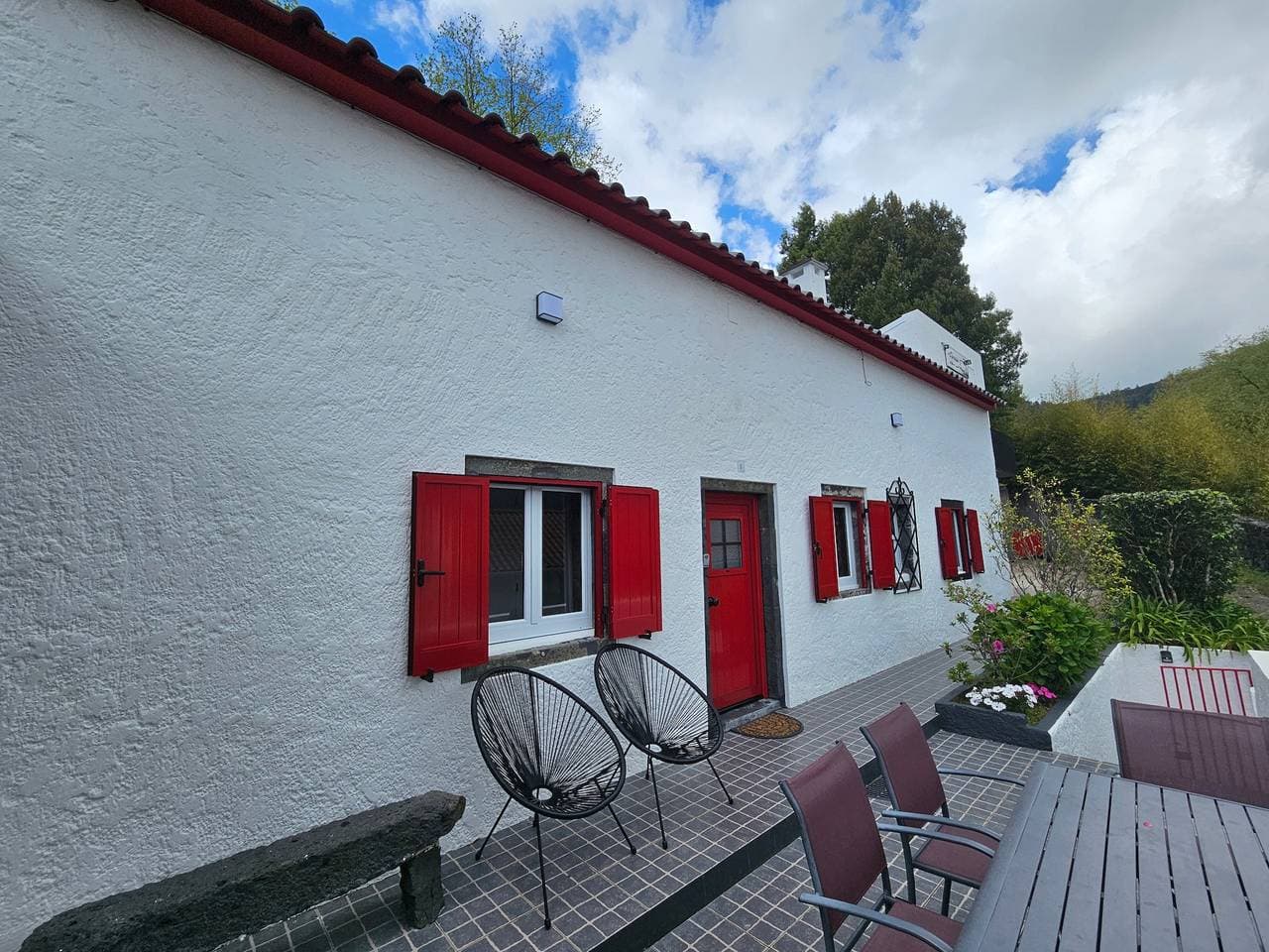 Foto 3 von 19: Ferienhaus 'Paradise House Furnas' mit Bergblick, privater Terrasse und WLAN
