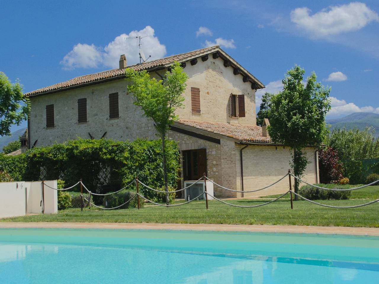 Foto 6 von 65: Ferienhaus in Foligno mit Pool und Terrasse
