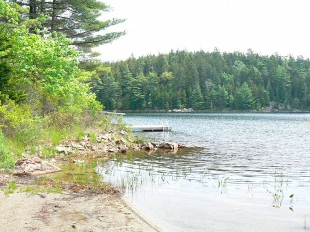 Foto 2 von 13: Bootshaus-Leistungsfähigkeits-Ufergegend-Häuschen nahe Acadia Nationalpark