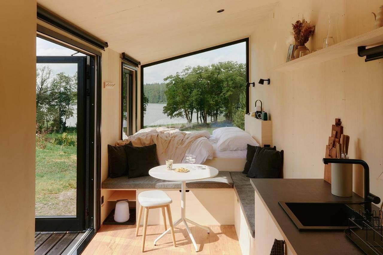 Raus Tiny House am See mit Sauna und Whirlpool 1