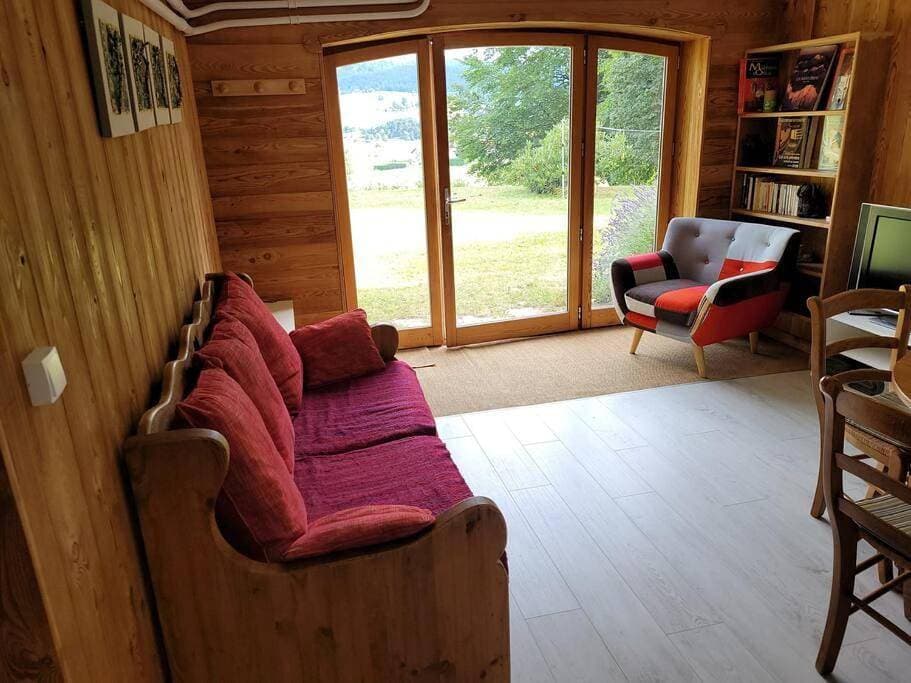 Bel appartement rez-de-jardin 1