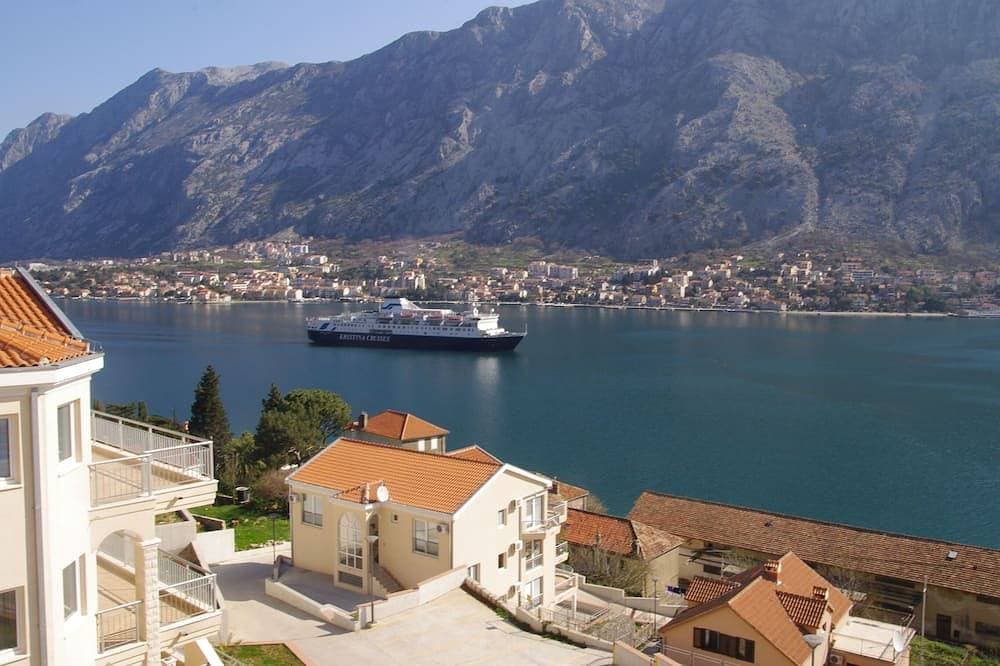 Foto 12 von 23: Beautiful apartment with pool and sea view of Kotor
