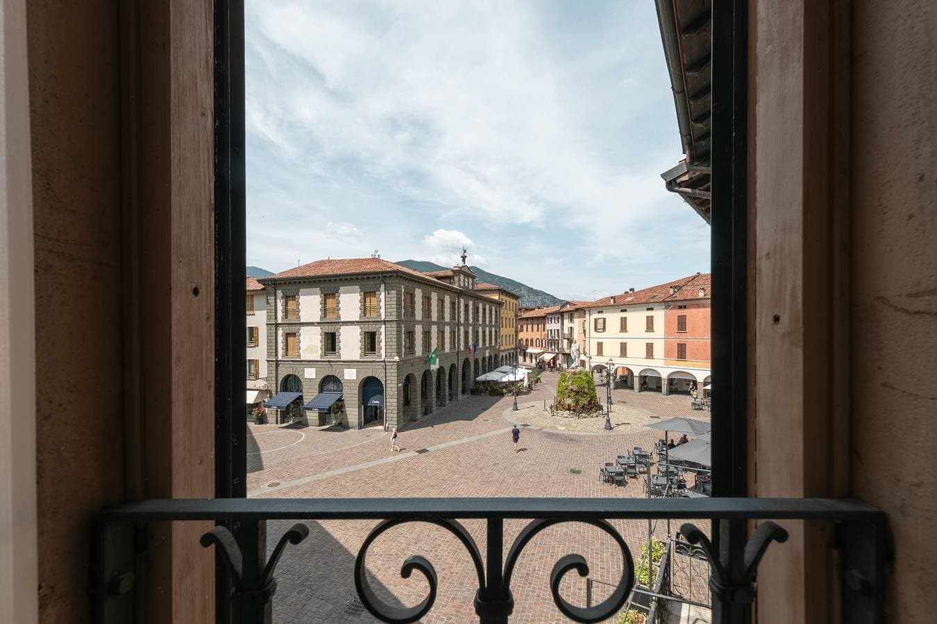 Central square 1