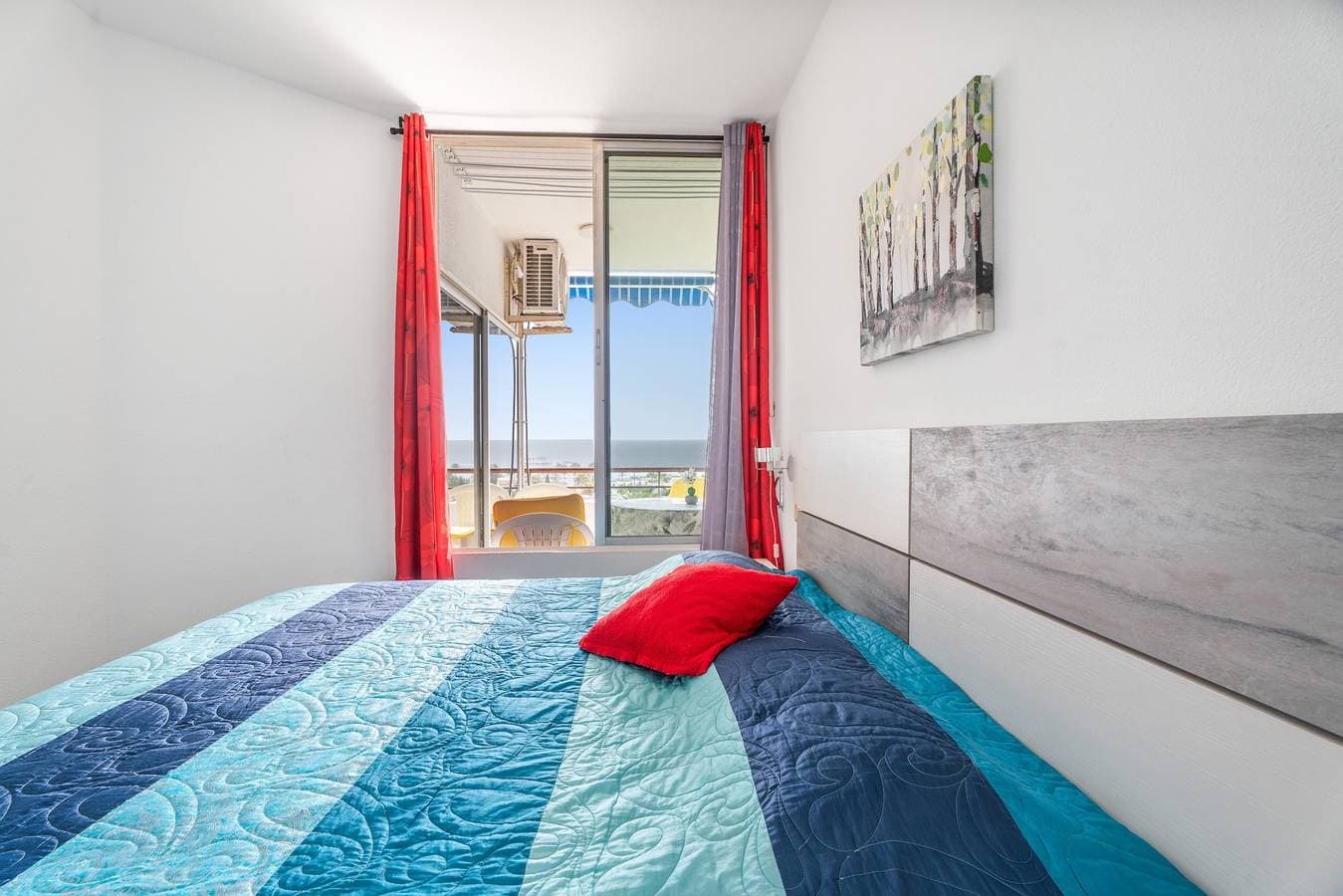 Foto 11 von 26: Ferienwohnung „Fantastisches 1-Schlafzimmer-Apartment mit Meerblick“, Pool & Klimaanlage
