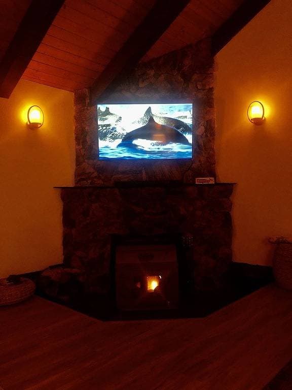 Oceanfront Bluff Home - Whale Watching, Redwoods, Wood Stove & Pet Friendly 1
