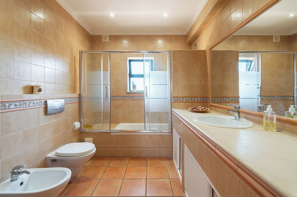 Foto 7 von 25: \"Orange Tree Villa Alvor - South - Facing Family Villa with Private Poll\"