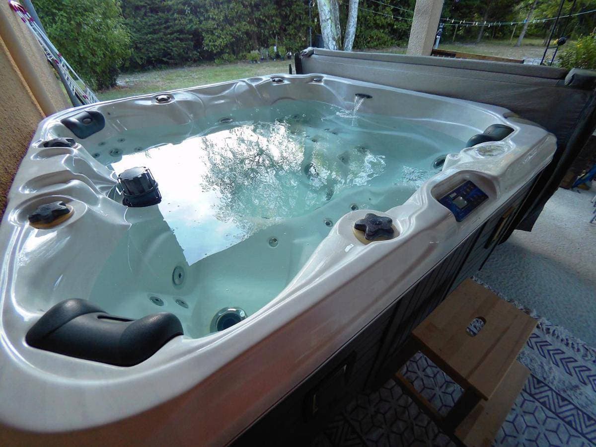 Gîte à la campagne avec jacuzzi 1