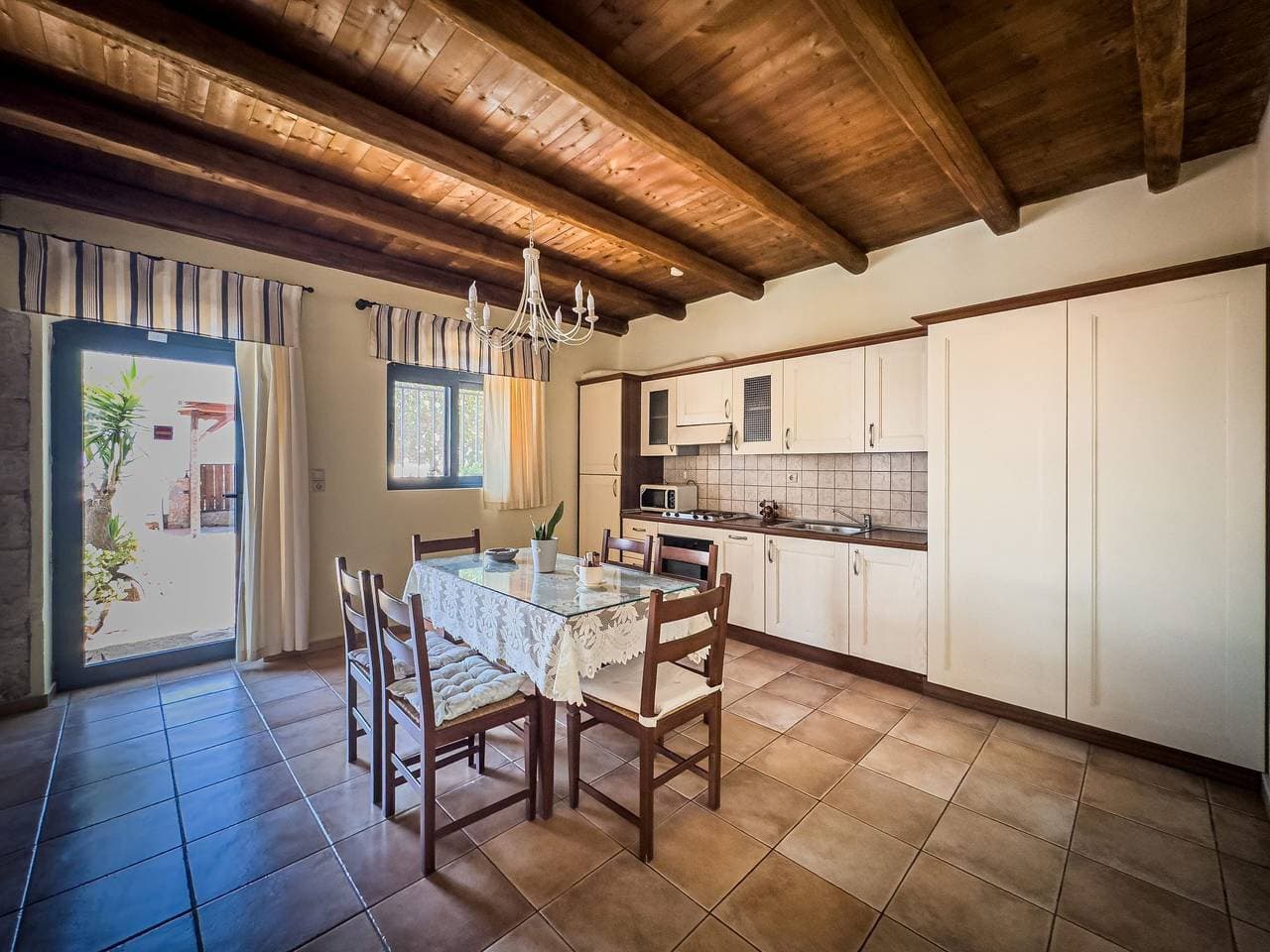 Foto 4 von 16: Niriides Villas_Aktea_ 3-Schlafzimmer privater Pool